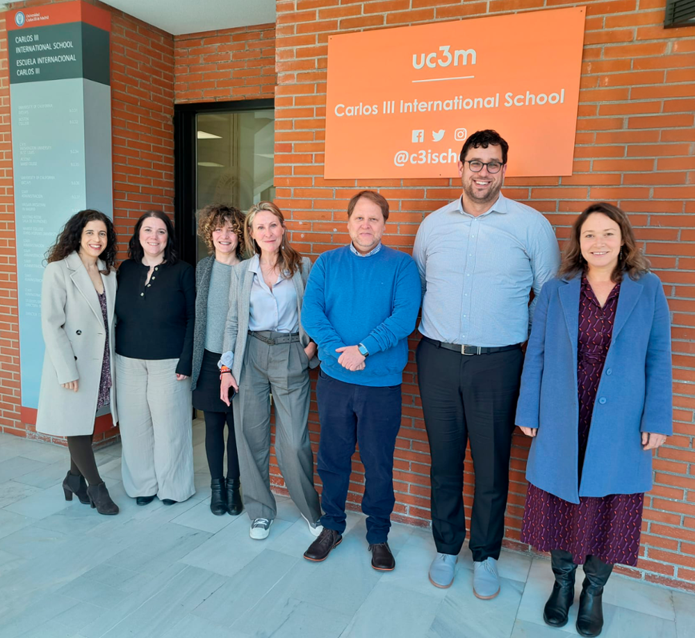 Alberto del Río Malo, Associate Dean of Global Education; Mónica López Lerma, Associate Professor of Spanish and Humanities; y Chauncey Diego Francisco Handy, Assistant Professor of Religion and Humanities.