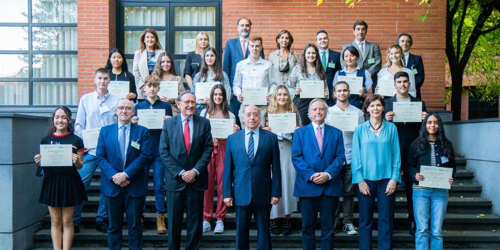 Acto Entrega Becas Alumni 2021