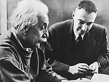Einstein y Oppenheimer
