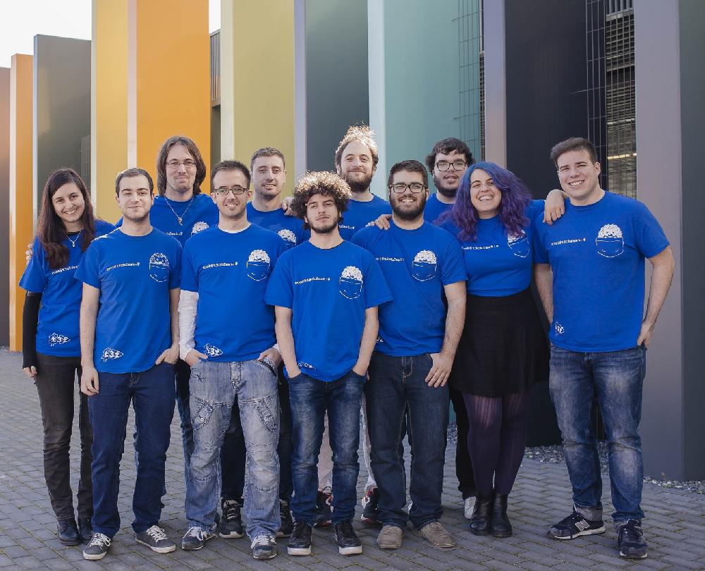 Alumnos participando en la feria T3chFest