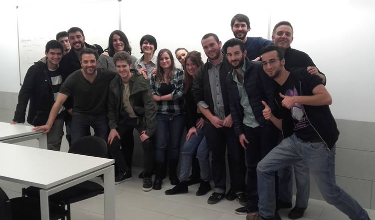 Daniel Guzman con alumnos del Máster en Guión Cine y Televisión