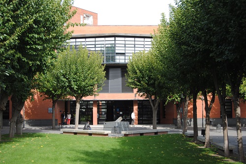 Fotografía del Edificio que alberga los Inastitutos en el Campus de Getafe de la Universidad Carlos III