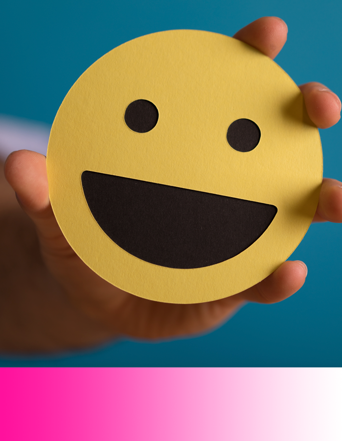 La imagen muestra una persona feliz