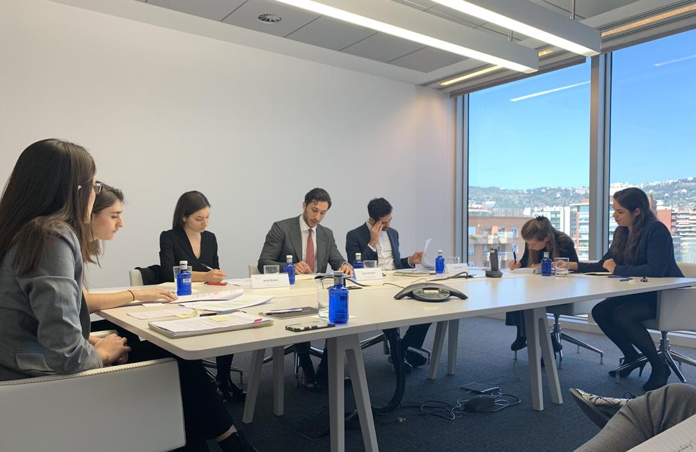 Alumnos del MAI participaron en el Barcelona Vis Pre-moot