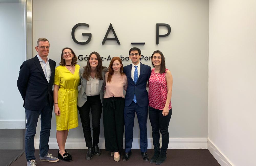 Alumnos del MAI participaron en el Barcelona Vis Pre-moot