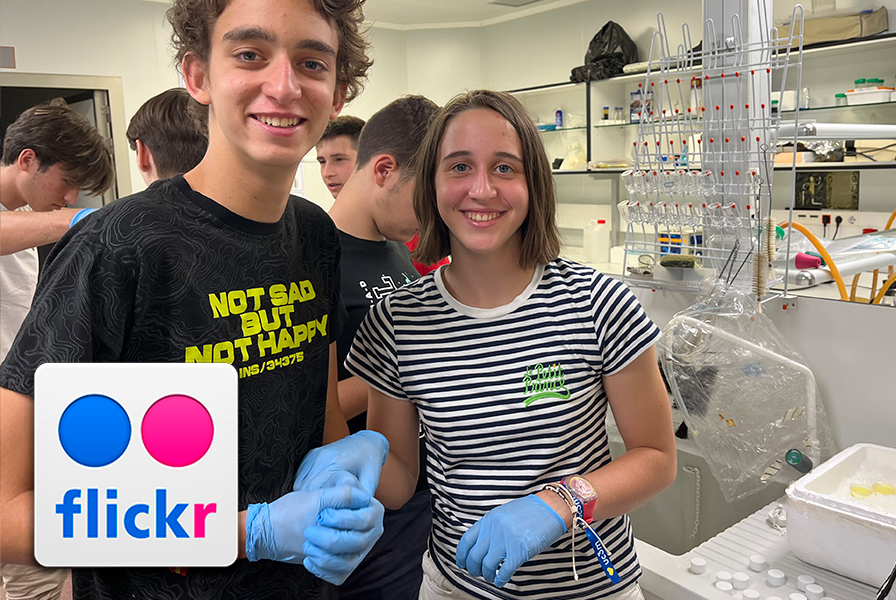 Chicos en laboratorios de la uc3m