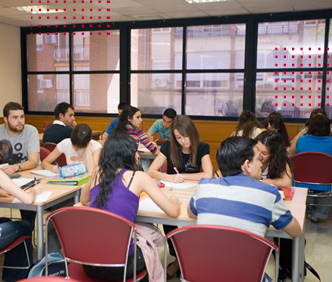 Alumnos en una de las aulas adaptas a Bolonia