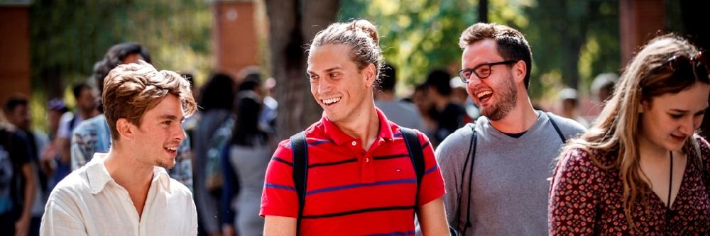 Estudiantes en el campus de la UC3M