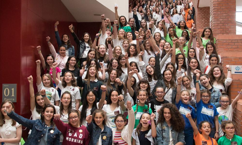 Grupo de niñas, participantes del Technovation Challenge 2019
