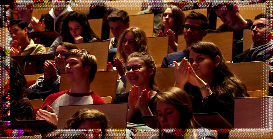 Estudiantes internacionales en el auditorio UC3M de Leganés