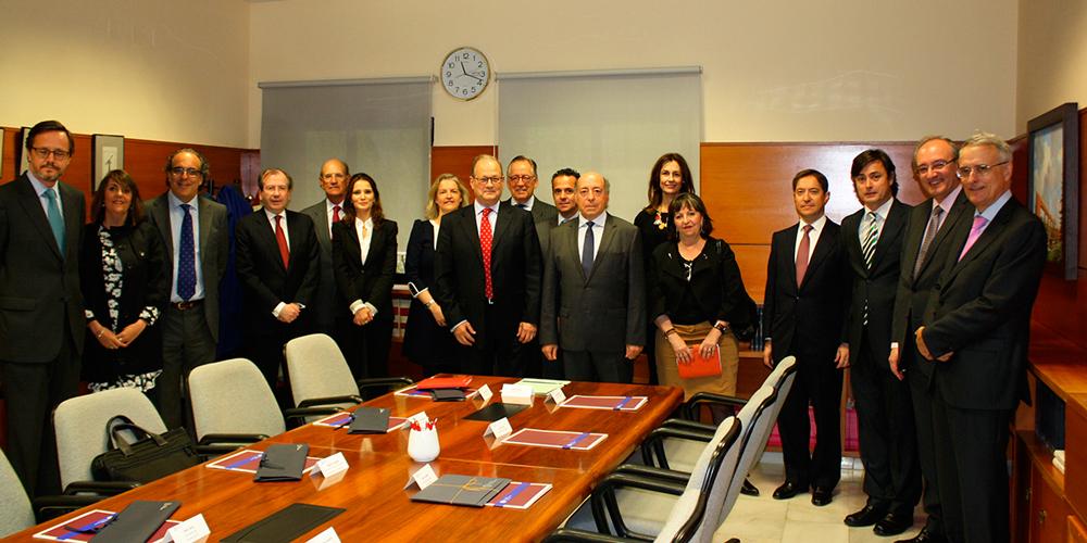 Foto con los miembros que componen el Consejo Empresarial del Máster