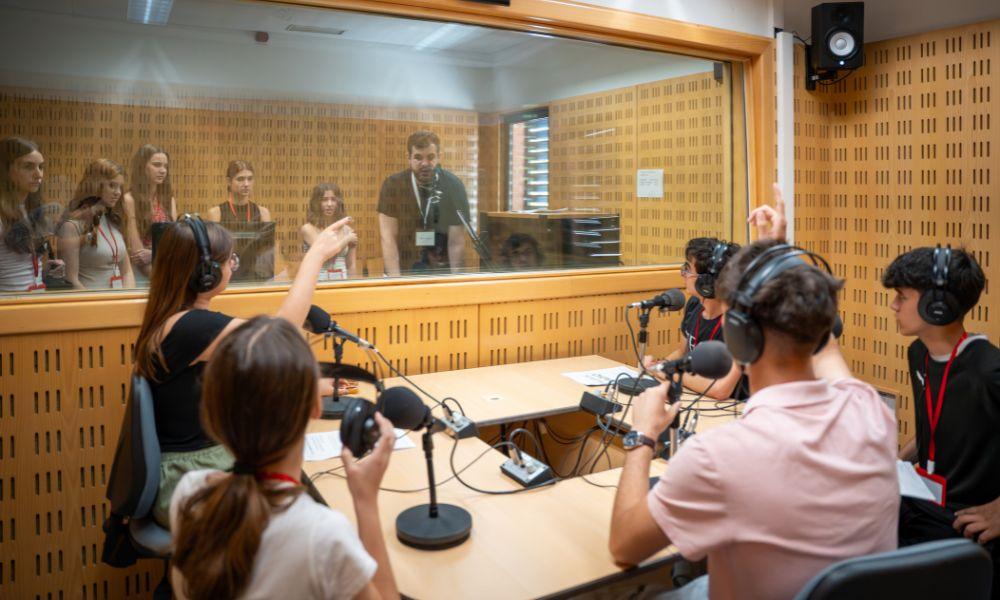 Estudiantes de secundaria y bachillerato participan en el Laboratorio de  Humanidades, Comunicación y Documentación de la UC3M