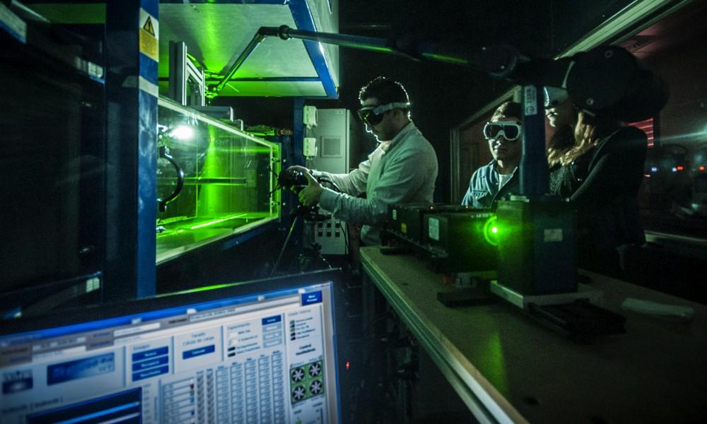 Wind tunnel experiment using particle image velocimetry technique. Credit: UC3M