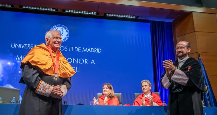 Fotografía de Josep Borrell en el Acto de Apertura 2025